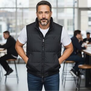 B20 Men’s American Eagle Outfitters Full Zip Down Vest Jacket S